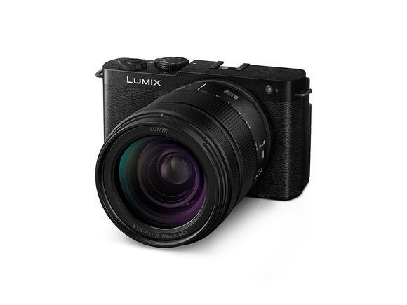 Panasonic Lumix S9 black + Lumix S 28-200 mm2