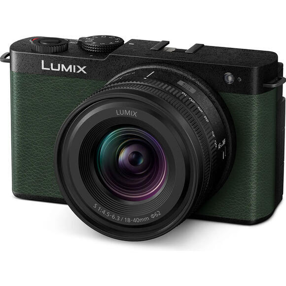 Panasonic LUMIX S9 olive + Lumix 18-40mm f/4.5-6.32