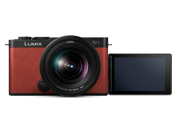 Panasonic LUMIX S9 red + Lumix 20-60mm f/3.5-5.63