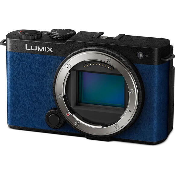 Panasonic LUMIX S9 blue + Lumix 18-40mm f/4.5-6.33