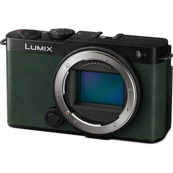 Panasonic LUMIX S9 olive + Lumix 18-40mm f/4.5-6.33