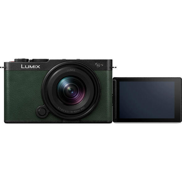 Panasonic LUMIX S9 olive + Lumix 18-40mm f/4.5-6.34